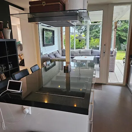 Smalland Amsterdam 루즈으레트